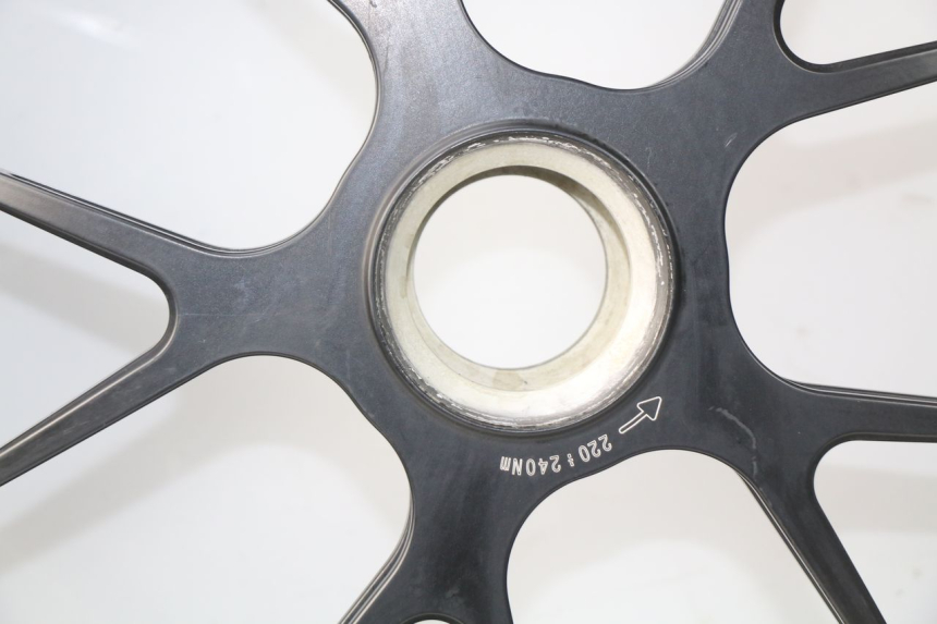 photo de LLANTA TRASERA MV AGUSTA BRUTALE R WALLY 910 (2008 - 2008) - Inspección visual detallada