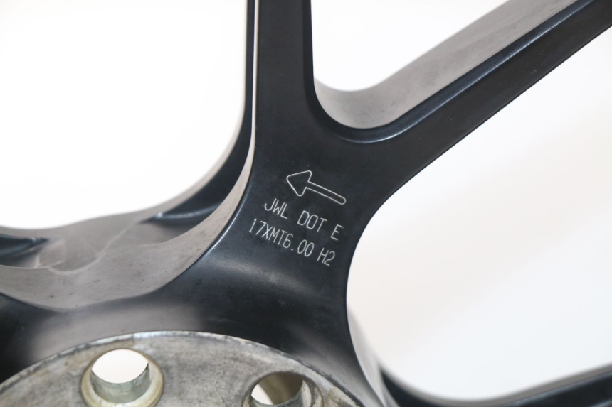 photo de LLANTA TRASERA MV AGUSTA BRUTALE R WALLY 910 (2008 - 2008) - Estado de la superficie y material