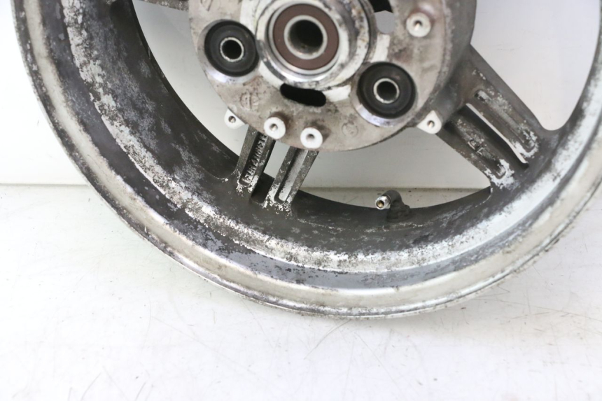 photo de LLANTA TRASERA SUZUKI BURGMAN EXECUTIVE ABS 650 (2006 - 2012) - Estado de la superficie y material