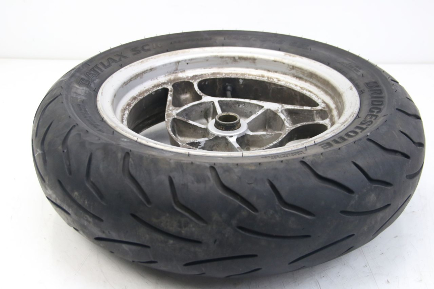 photo de LLANTA TRASERA BMW C1 125 (2000 - 2003) - Primer plano técnico