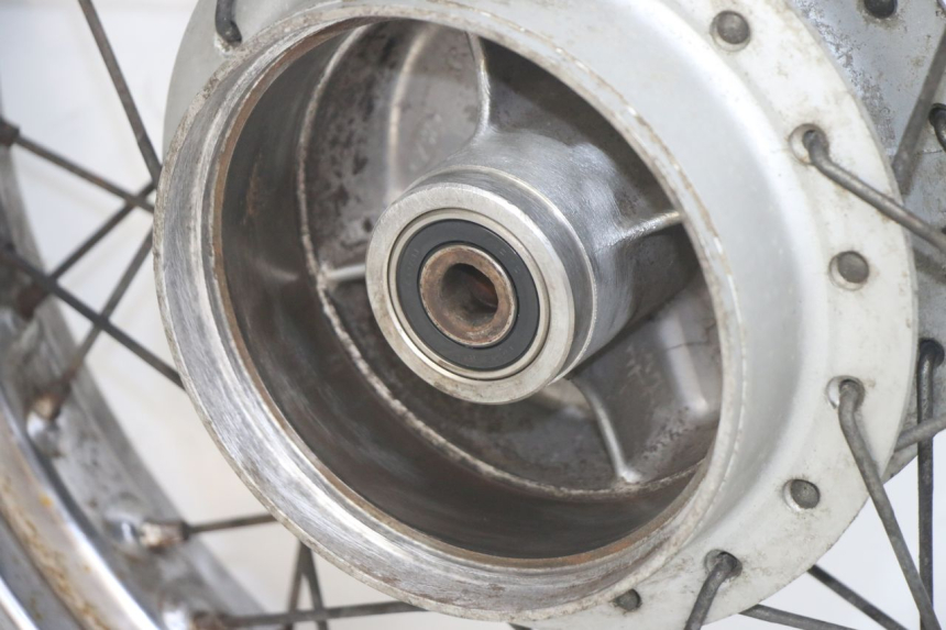 photo de LLANTA TRASERA HONDA CA REBEL 125 (1995 - 2001) - Ángulo de visión alternativo