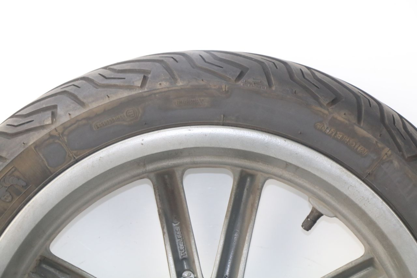 photo de LLANTA TRASERA PIAGGIO CARNABY 125 (2007 - 2011) - Características distintivas