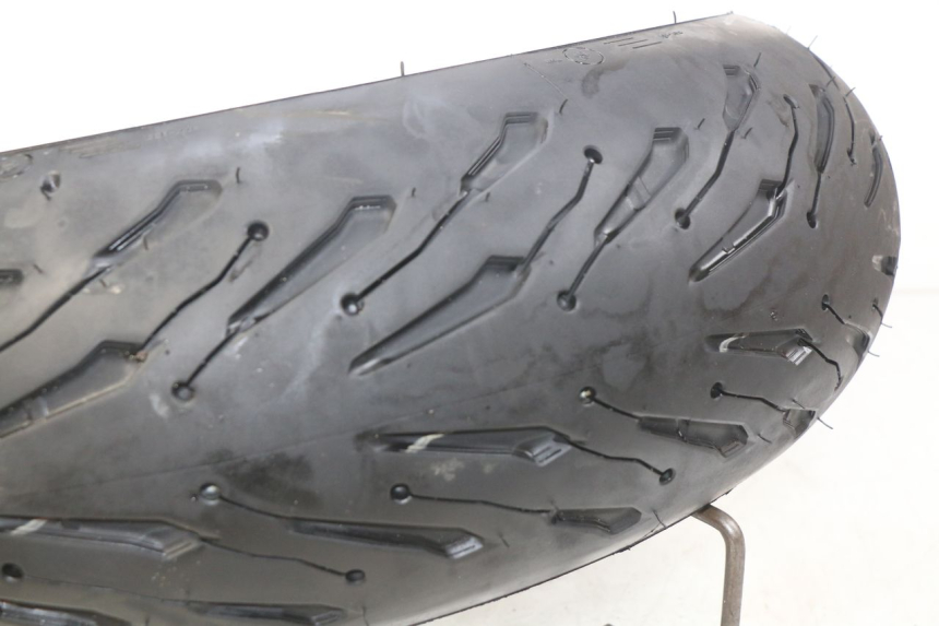 photo de LLANTA TRASERA HONDA CB R 1000 (2018 - 2023) - Primer plano técnico