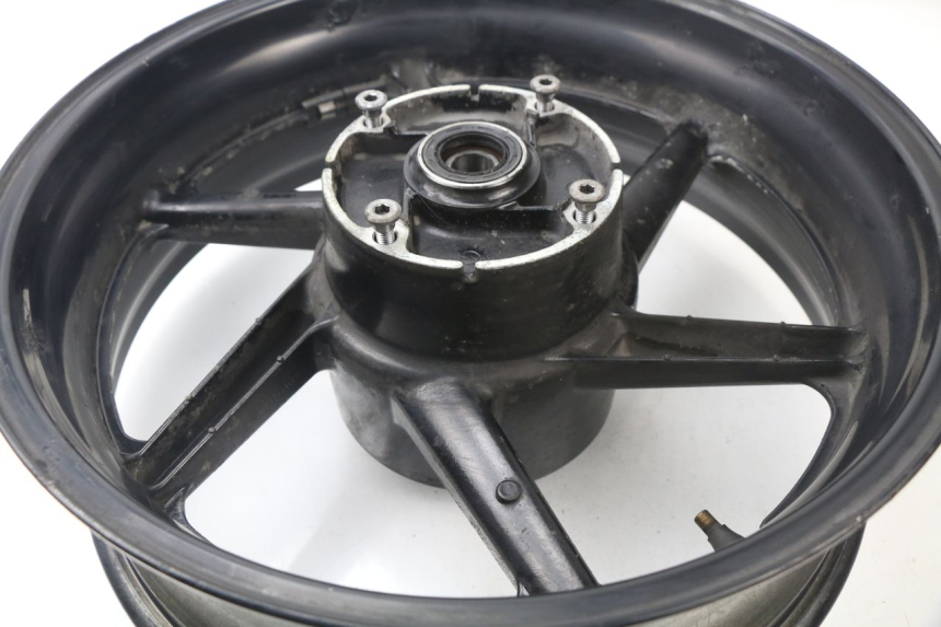 photo de LLANTA TRASERA HONDA CBR 919 RR FIREBLADE 900 (1998 - 1999) - Primer plano técnico