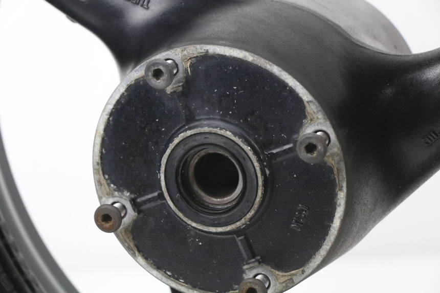 photo de LLANTA TRASERA HONDA CBR 929 RR FIREBLADE 900 (2000 - 2001) - Recambio usado revisado