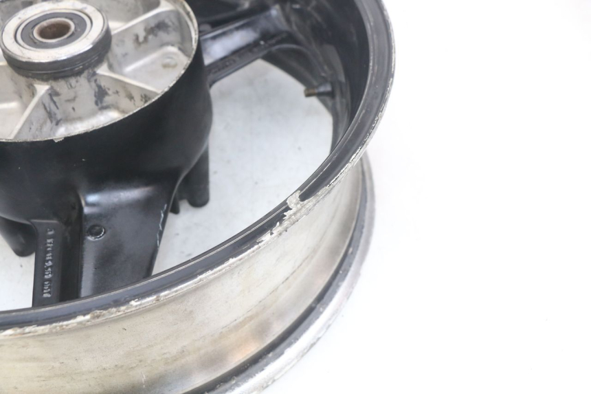 photo de LLANTA TRASERA HONDA CBR F SC25 1000 (1989 - 1992) - Detalles de los puntos de fijación