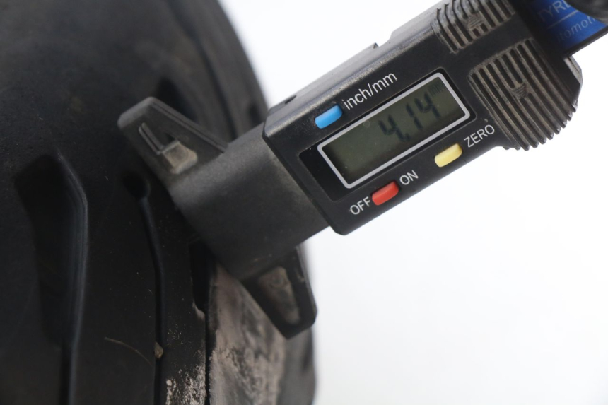 photo de LLANTA TRASERA HONDA CBRF CBR-F PC41 600 (2011 - 2013) - Otra vista del artículo