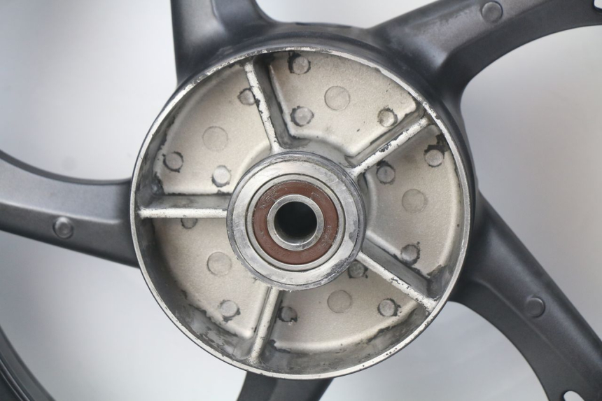 photo de LLANTA TRASERA HONDA CBRF CBR-F PC41 600 (2011 - 2013) - Estado de la superficie y material