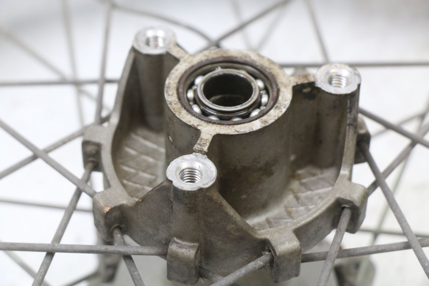 photo de LLANTA TRASERA SHERCO CITY CORP 125 (2003 - 2007) - Estado de la superficie y material