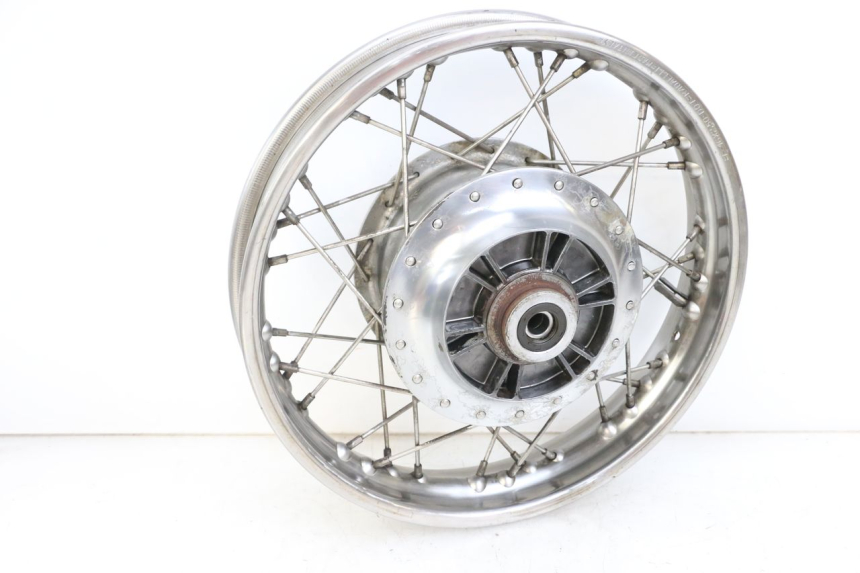 photo de LLANTA TRASERA APRILIA CLASSIC 125 (1995 - 2001) - Características distintivas