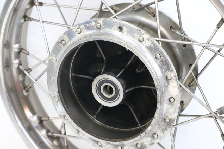 photo de LLANTA TRASERA APRILIA CLASSIC 125 (1995 - 2001) - Estado de la superficie y material