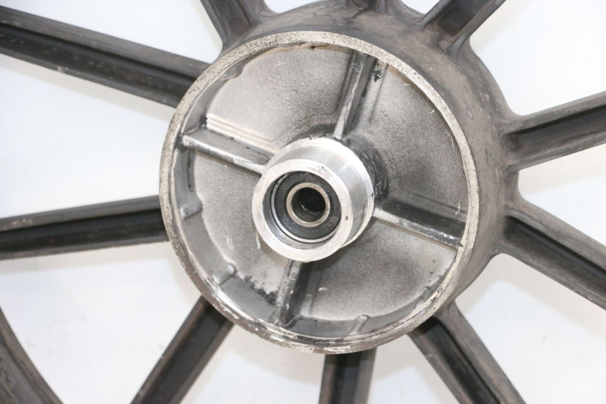 photo de LLANTA TRASERA KSR CODE 125 (2018 - 2020) - Primer plano de alta resolución