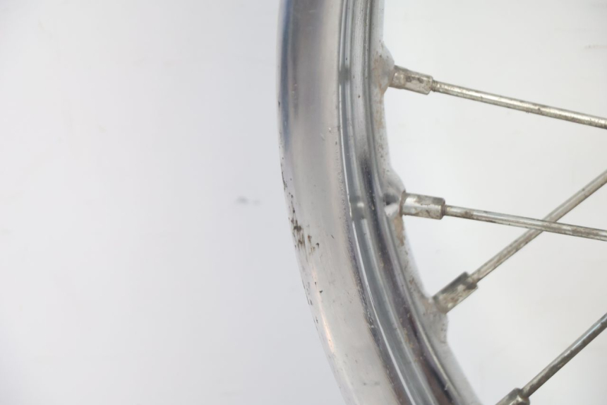 photo de LLANTA TRASERA HONDA CRF CR-F 125 (2020 - 2021) - Primer plano de alta resolución