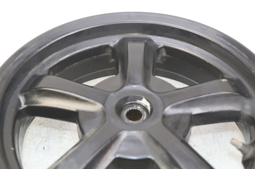 photo de LLANTA TRASERA SYM CROX 4T 50 (2016 - 2023) - Características distintivas