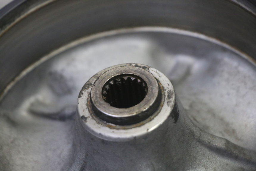 photo de LLANTA TRASERA YAMAHA CYGNUS X INJECTION 125 (2007 - 2013) - Características distintivas