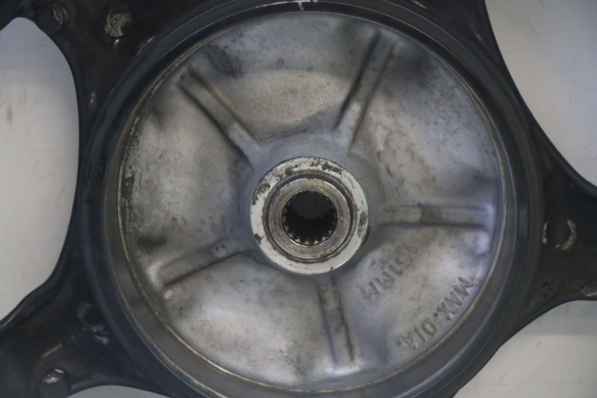 photo de LLANTA TRASERA YAMAHA CYGNUS X INJECTION 125 (2007 - 2013) - Primer plano técnico