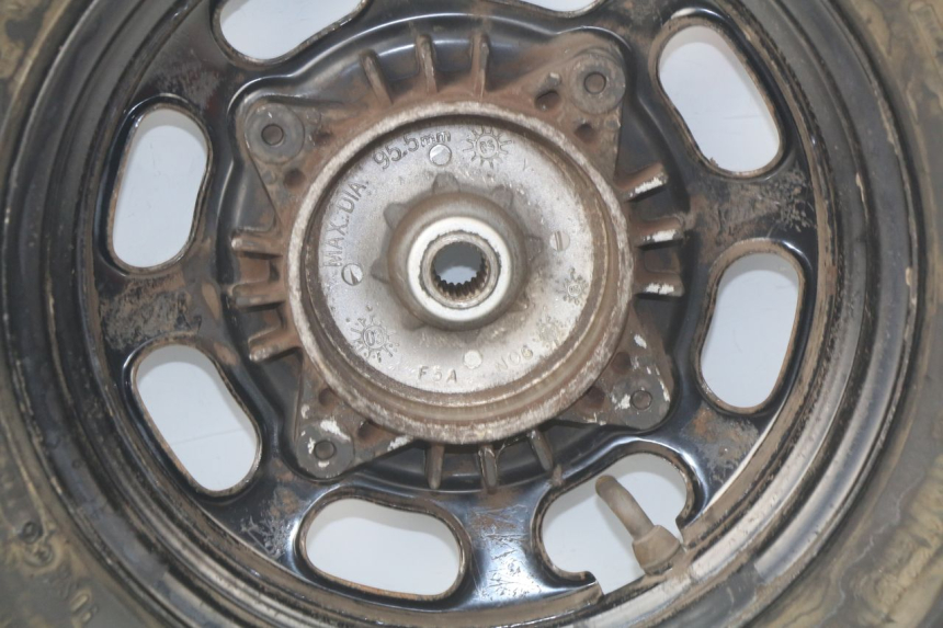 photo de LLANTA TRASERA SYM DD 50 (2005 - 2011) - Detalles de los puntos de fijación