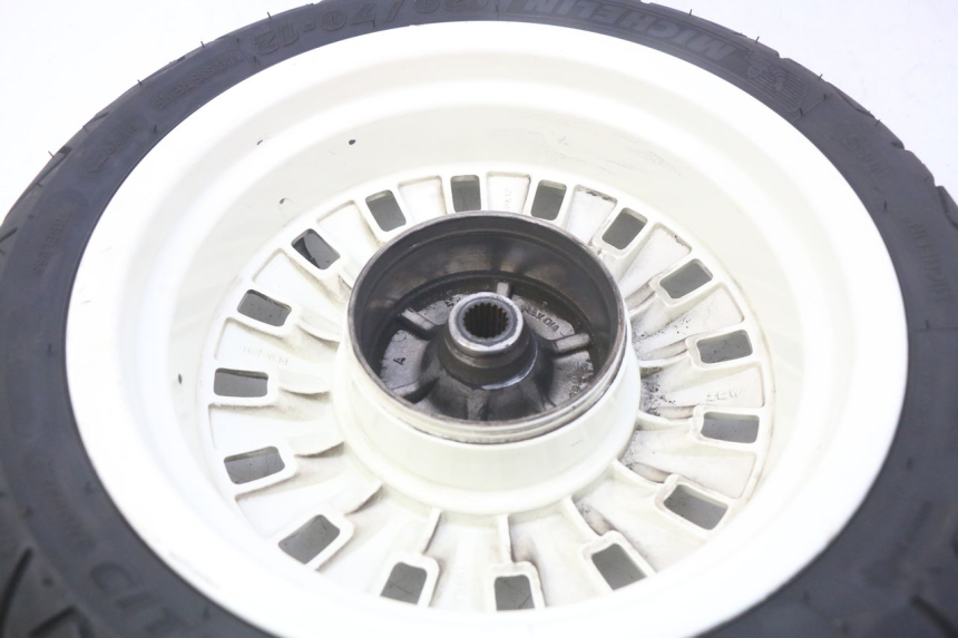 photo de LLANTA TRASERA PEUGEOT DJANGO 2T 50 (2014 - 2019) - Primer plano técnico