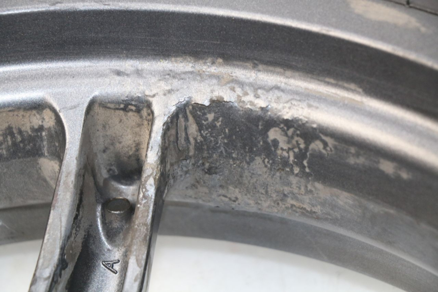 photo de LLANTA TRASERA GILERA DNA 50 (2000 - 2007) - Características distintivas