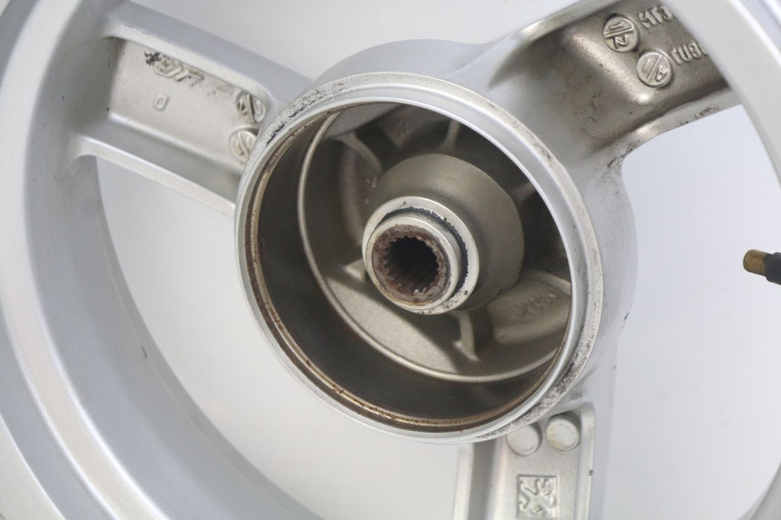 photo de LLANTA TRASERA PEUGEOT E-VIVACITY 1 (2012 - 2018) - Otra perspectiva