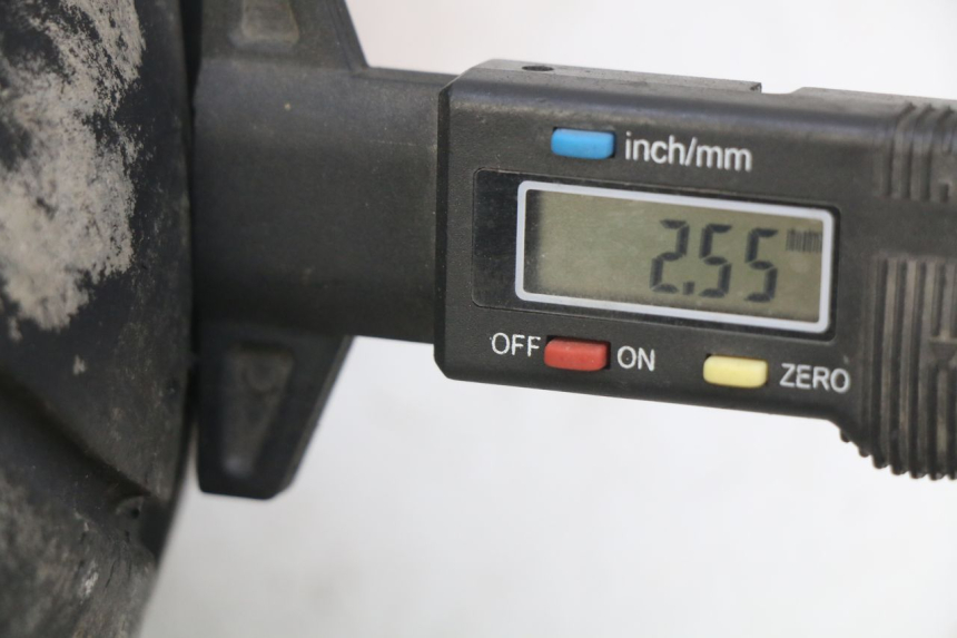 photo de LLANTA TRASERA PEUGEOT ELYSEO 125 (1999 - 2004) - Zoom estado de uso