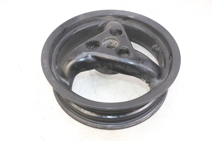 photo de LLANTA TRASERA PEUGEOT ELYSTAR 50 (2002 - 2014) - Primer plano de alta resolución