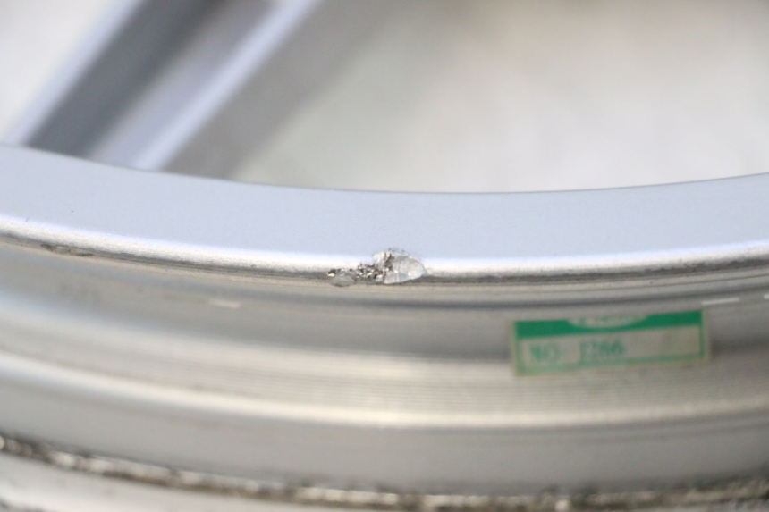 photo de LLANTA TRASERA ASKOLL ESPRO 1 - Estado de la superficie y material
