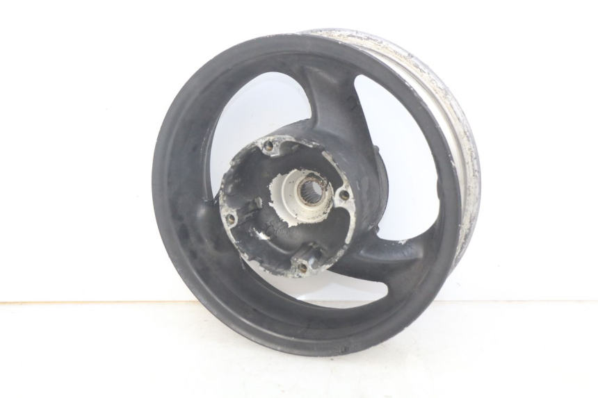 photo de LLANTA TRASERA HONDA FES PANTHEON 125 (2003 - 2007) - Primer plano técnico