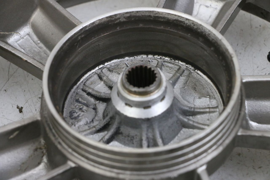 photo de Llanta trasera SYM FIDDLE 3 III 50 (2014 - 2020) - Características distintivas