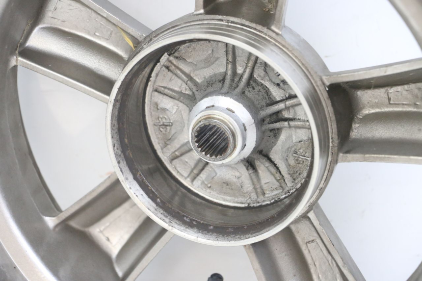 photo de Llanta trasera SYM FIDDLE 3 III 50 (2014 - 2020) - Otra perspectiva