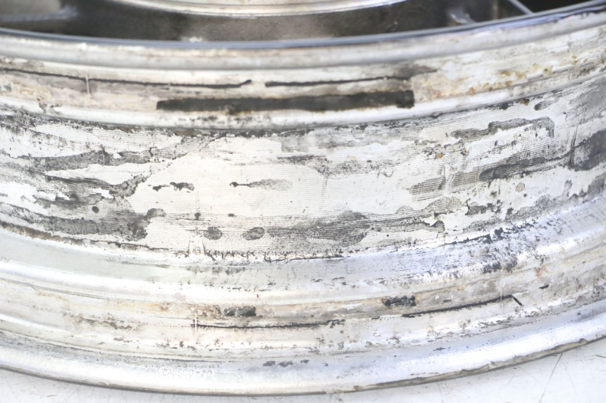 photo de LLANTA TRASERA SYM FIDDLE 125 (2008 - 2010) - Enfoque en la estructura