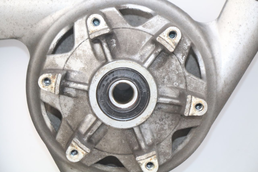 photo de LLANTA TRASERA YAMAHA FJ 3CX 1200 (1986 - 1996) - Zoom sobre los componentes