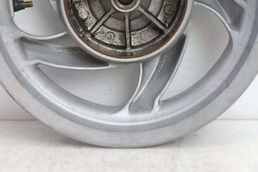 photo de LLANTA TRASERA PIAGGIO FLY 2T 50 (2004 - 2017) - Características distintivas