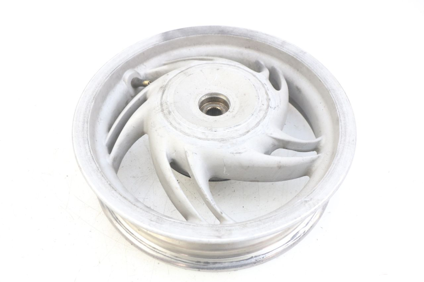 photo de LLANTA TRASERA PIAGGIO FLY 4T 50 (2013 - 2017) - Características distintivas