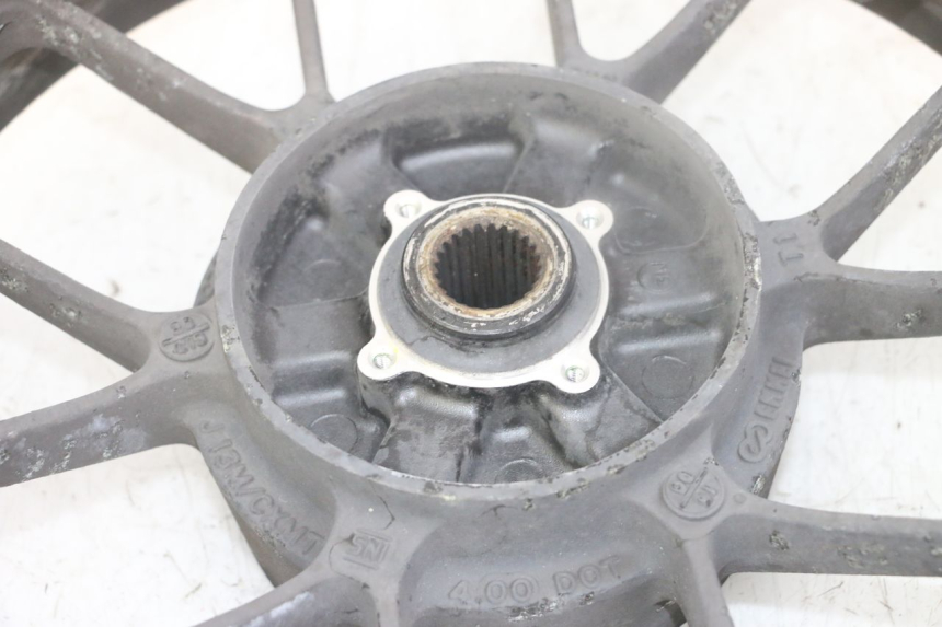 photo de LLANTA TRASERA HONDA FORZA ABS 300 (2013 - 2017) - Zoom sobre los componentes