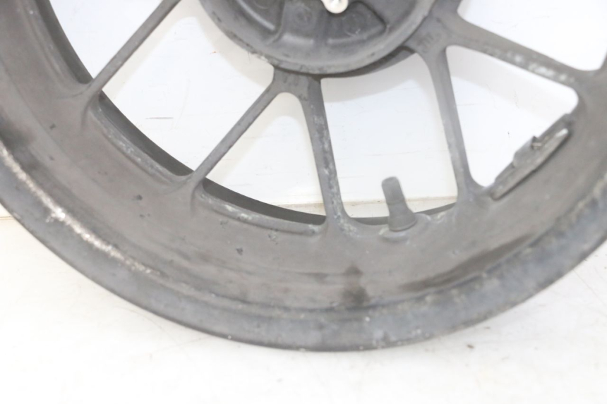 photo de LLANTA TRASERA HONDA FORZA ABS 300 (2013 - 2017) - Primer plano técnico