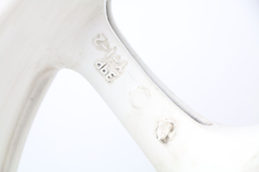 photo de LLANTA TRASERA YAMAHA FZ8 800 (2010 - 2016) - Características distintivas