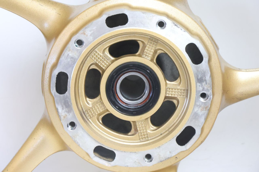 photo de LLANTA TRASERA YAMAHA FZ8 800 (2010 - 2016) - Otra perspectiva