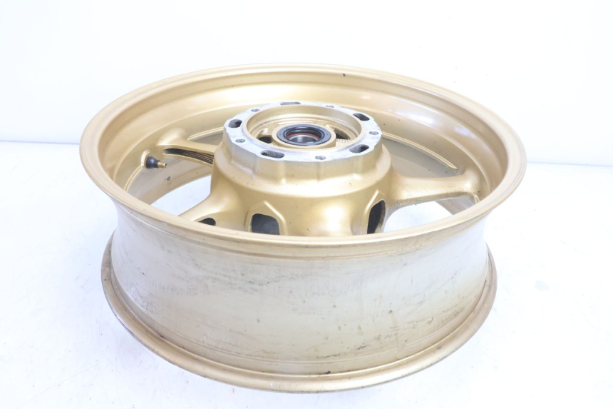 photo de LLANTA TRASERA YAMAHA FZ8 800 (2010 - 2016) - Primer plano técnico