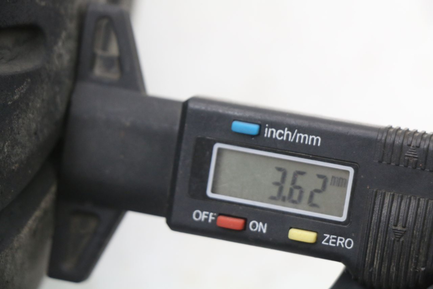 photo de LLANTA TRASERA PEUGEOT GEOPOLIS RS 125 (2007 - 2009) - Primer plano de alta resolución