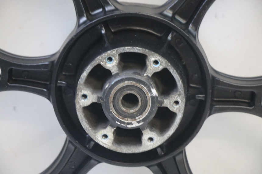 photo de LLANTA TRASERA DERBI GPR 50 (2004 - 2009) - Primer plano técnico