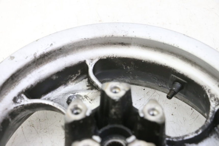 photo de LLANTA TRASERA KYMCO GRAND DINK 125 (2002 - 2007) - Zoom sobre los componentes