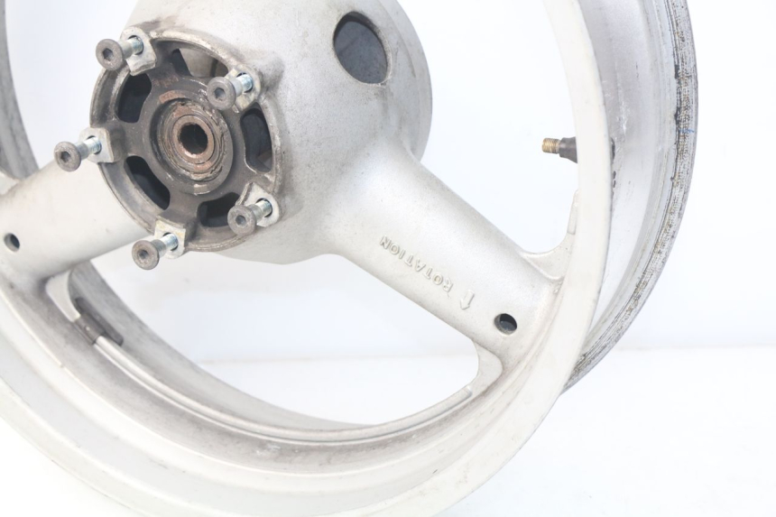 photo de LLANTA TRASERA SUZUKI GSX-F GSXF 600 (1998 - 2004) - Primer plano técnico