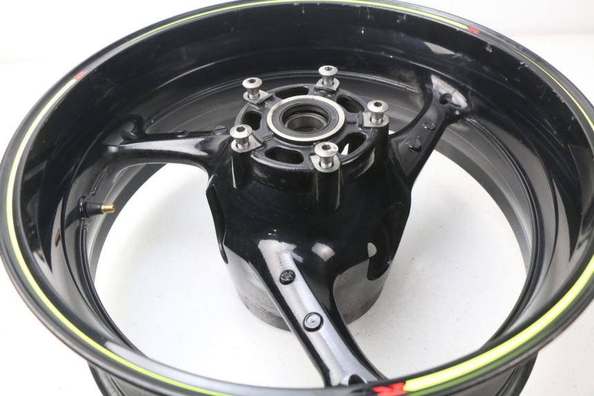 photo de LLANTA TRASERA SUZUKI GSX-R GSXR K16 1000 (2012 - 2016) - Detalles de los puntos de fijación