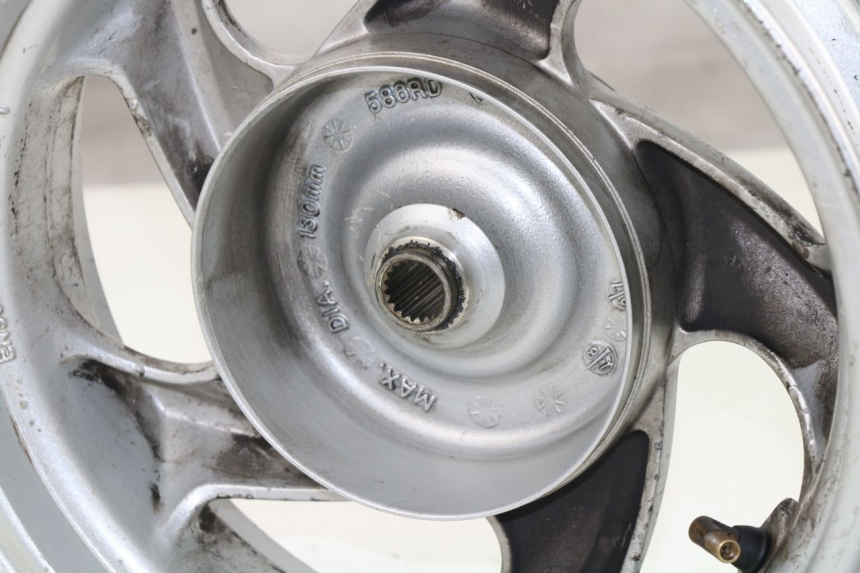 photo de LLANTA TRASERA SYM GTS EVO 125 (2009 - 2013) - Estado de la superficie y material