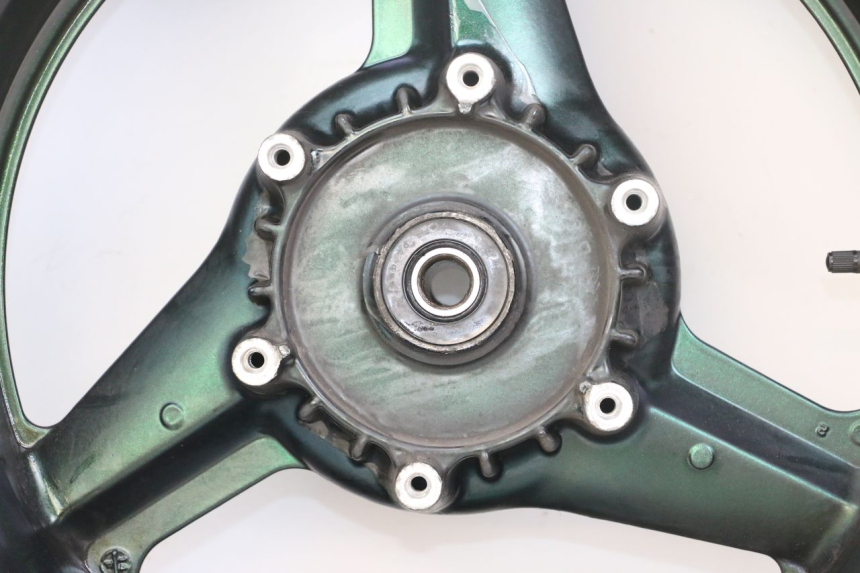 photo de LLANTA TRASERA HONDA CBR F 1000 (1993 - 1996) - Primer plano de alta resolución