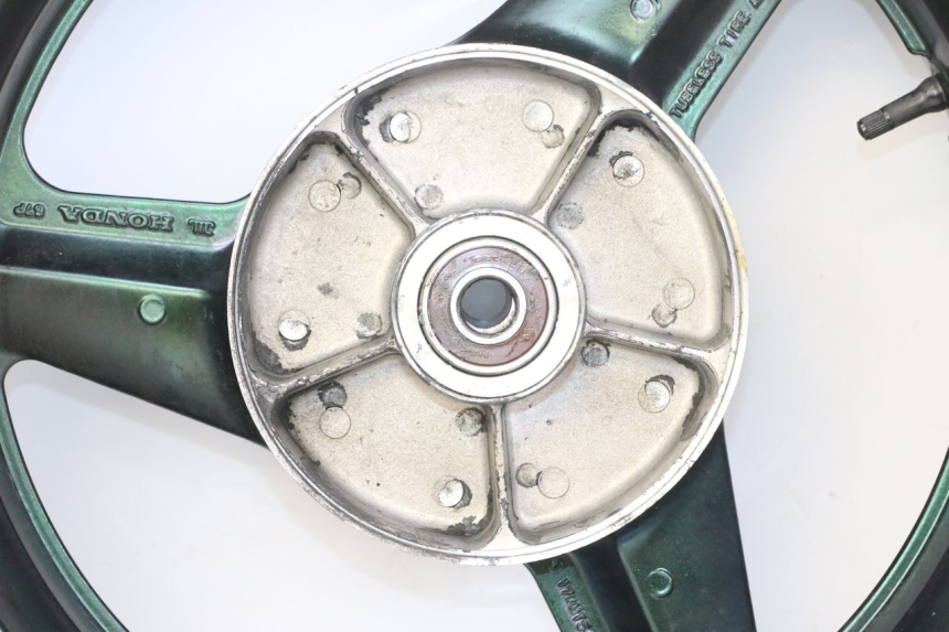 photo de LLANTA TRASERA HONDA CBR F 1000 (1993 - 1996) - Enfoque en la estructura