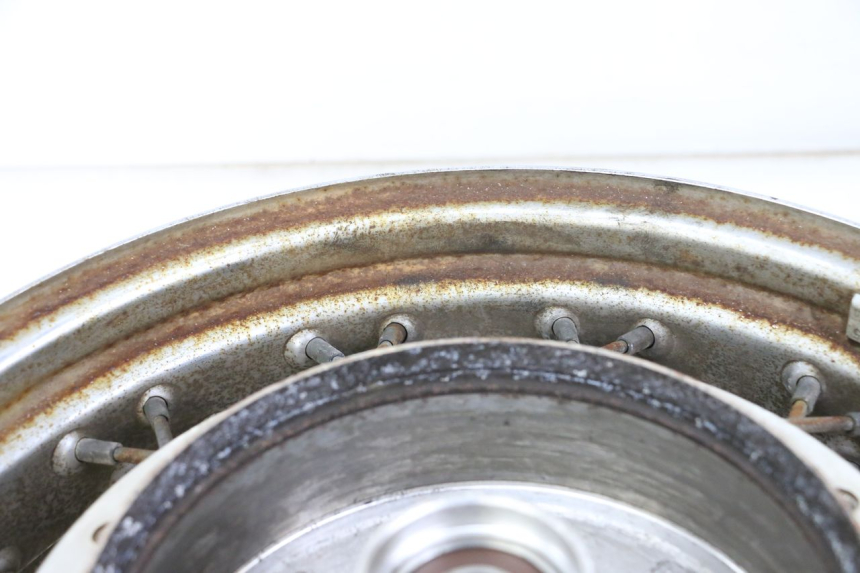 photo de LLANTA TRASERA HONDA VT C2 SHADOW 750 (1997 - 2001) - Primer plano de alta resolución