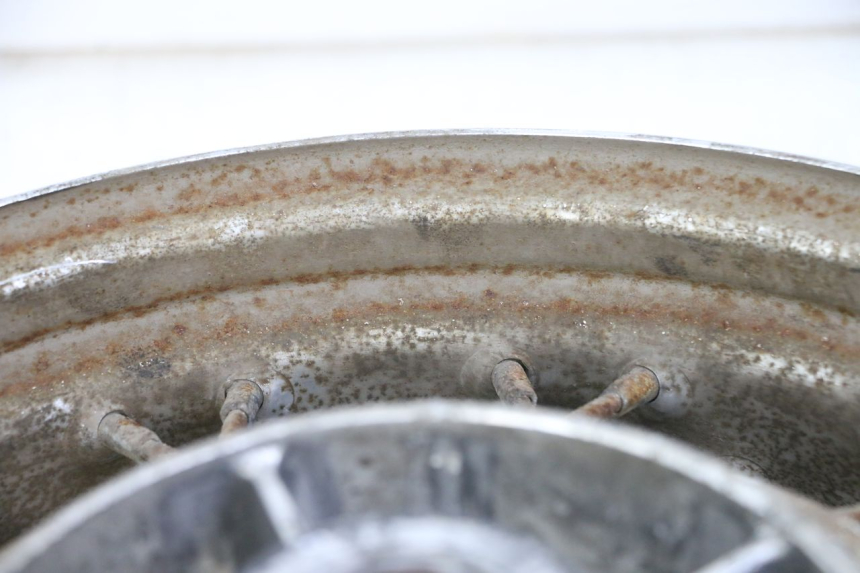 photo de LLANTA TRASERA HONDA VT C2 SHADOW 750 (1997 - 2001) - Enfoque en la estructura