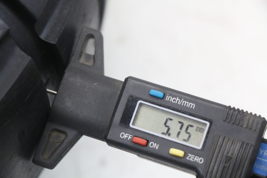 photo de LLANTA TRASERA HUSQVARNA SVARTPILEN 401 (2018 - 2023) - Enfoque en la estructura